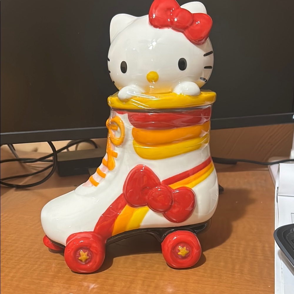 Hello kitty cookie jar